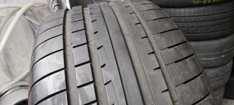 Гуми Летни 275/35R19, снимка 1 - Гуми и джанти - 32559326