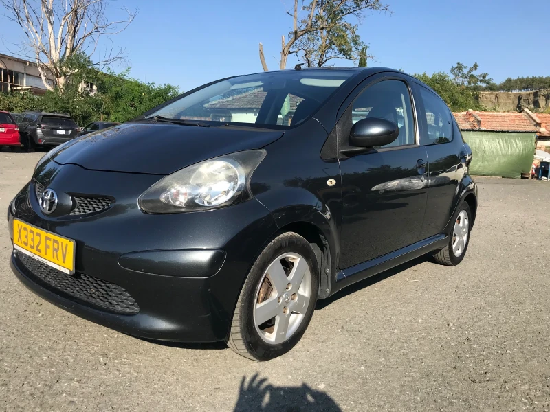 Toyota Aygo, снимка 1 - Автомобили и джипове - 47085635