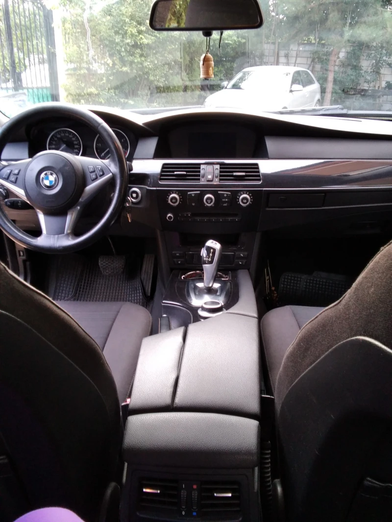 BMW 520, снимка 10 - Автомобили и джипове - 47325167