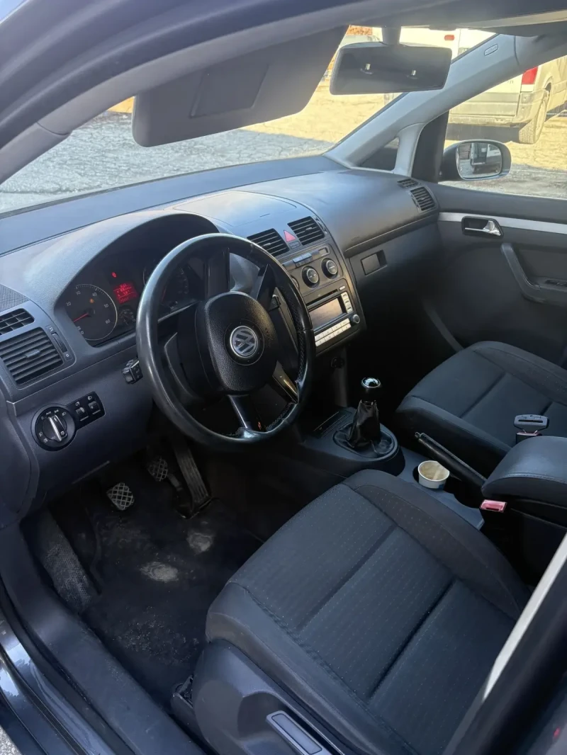 VW Touran 1.9tdi, 105коня, снимка 7 - Автомобили и джипове - 48365904