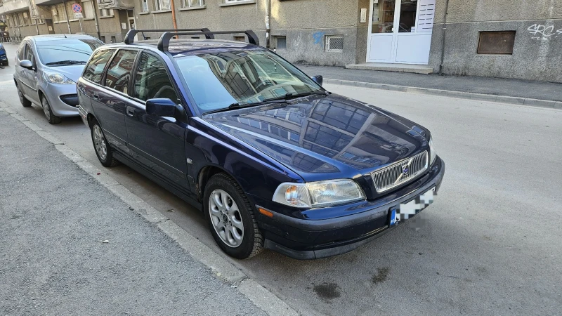 Volvo V40 1.8, снимка 1 - Автомобили и джипове - 48810826