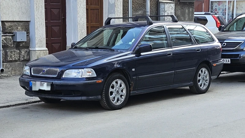 Volvo V40 1.8, снимка 2 - Автомобили и джипове - 48810826