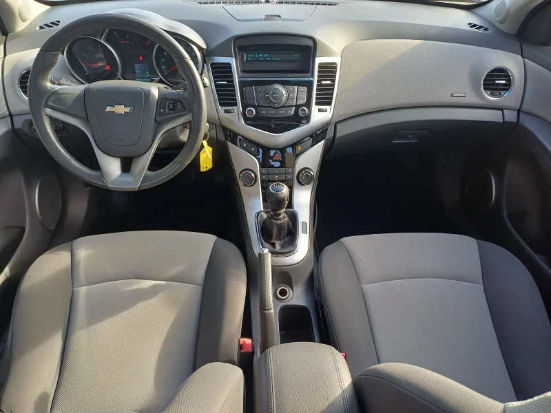 Chevrolet Cruze 1.6i, снимка 8 - Автомобили и джипове - 48938843