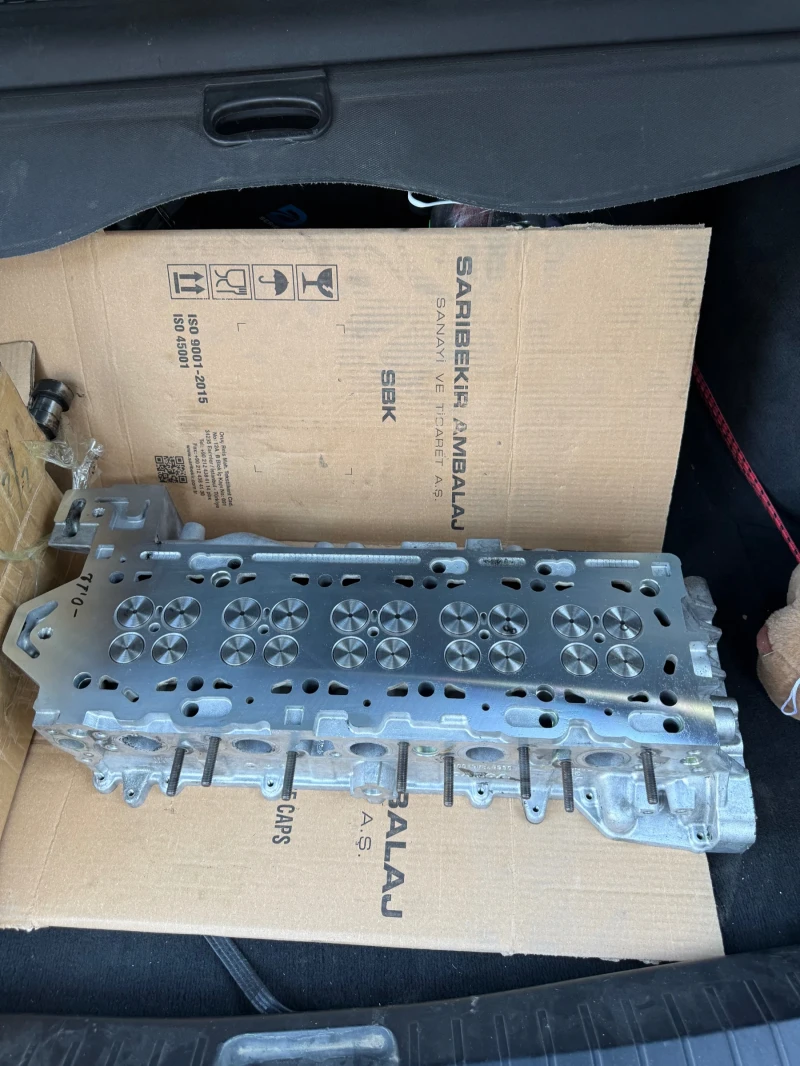 Volvo C30 2.4 D5, снимка 8 - Автомобили и джипове - 52740165