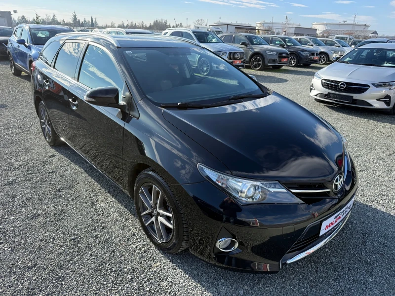 Toyota Auris (KATO НОВА), снимка 3 - Автомобили и джипове - 52753932