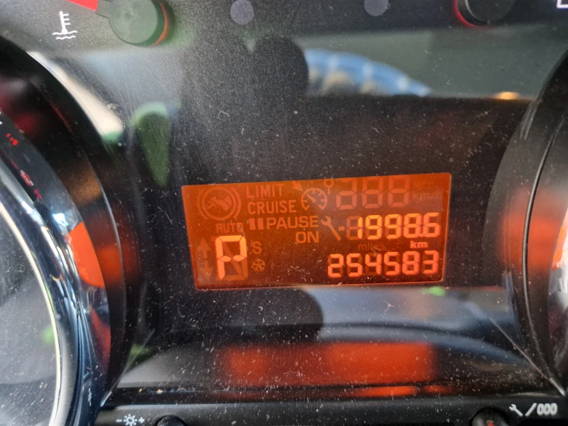 Peugeot 5008 2.0 HDI, снимка 15 - Автомобили и джипове - 52917918