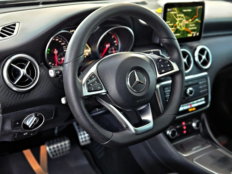 Mercedes-Benz A 180 AMG/FACE/LED/GERMANY/PANORAMA/CAMERA/CAR PLAY/LIZI, снимка 11 - Автомобили и джипове - 52929329