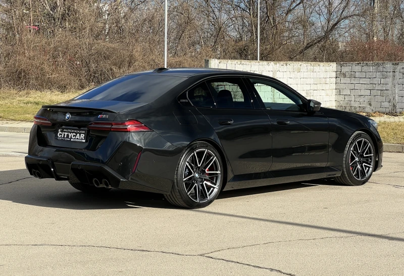 BMW M5 4.4 V8/PLUG-IN/xDrive/CARBON/B&W/HEAD UP/360/, снимка 6 - Автомобили и джипове - 53445738