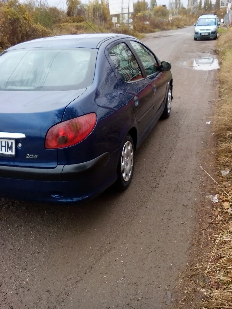 Peugeot 206 1.4i, снимка 3 - Автомобили и джипове - 46309303