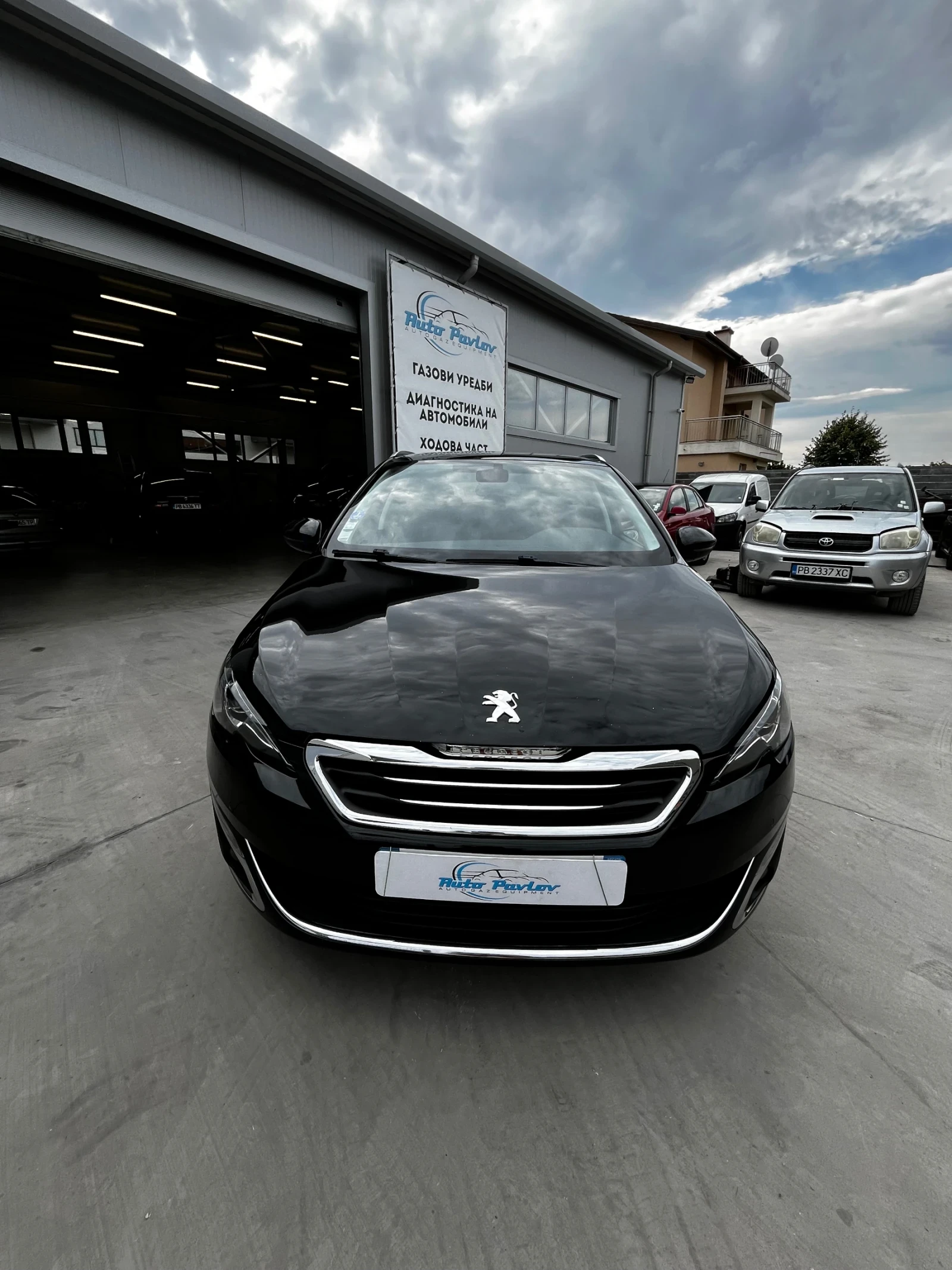 Peugeot 308 1.2 e-THP Allure - изображение 2