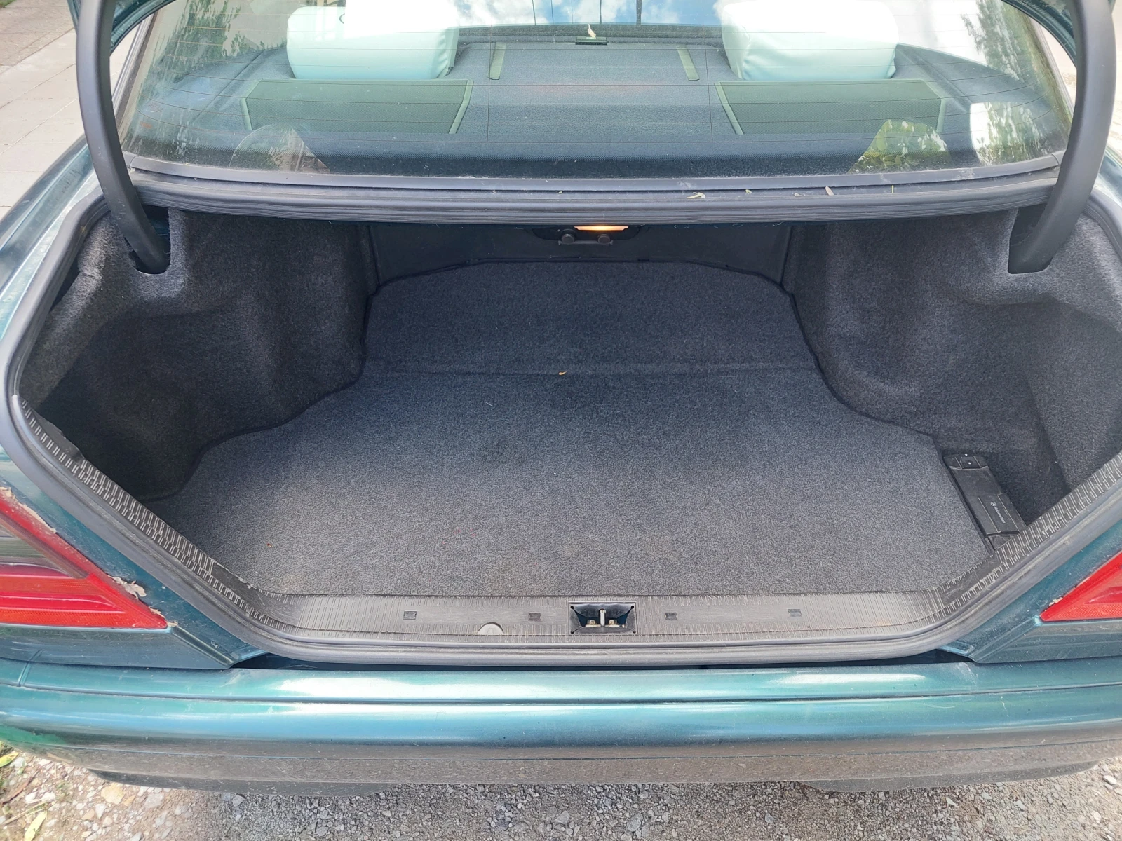 Mercedes-Benz C 180  - изображение 4