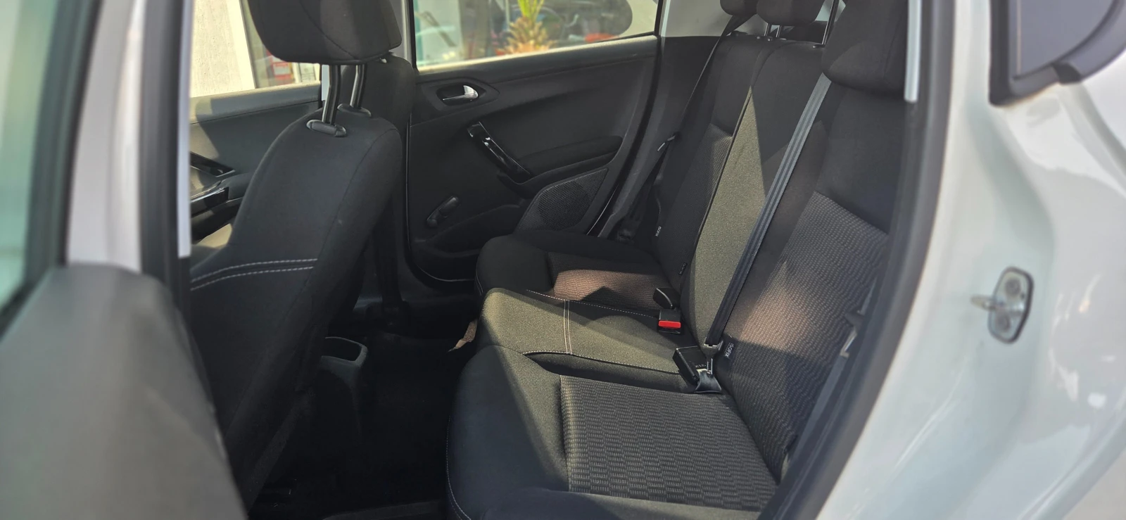 Peugeot 208 47770км. - изображение 9