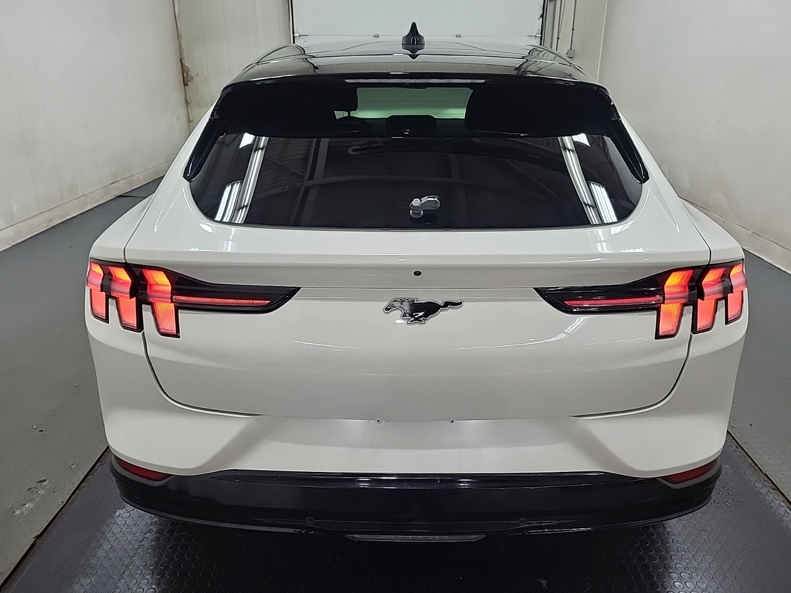 Ford Mustang Mach-E * PREMIUM * CARFAX * АВТОКРЕДИТ - изображение 3