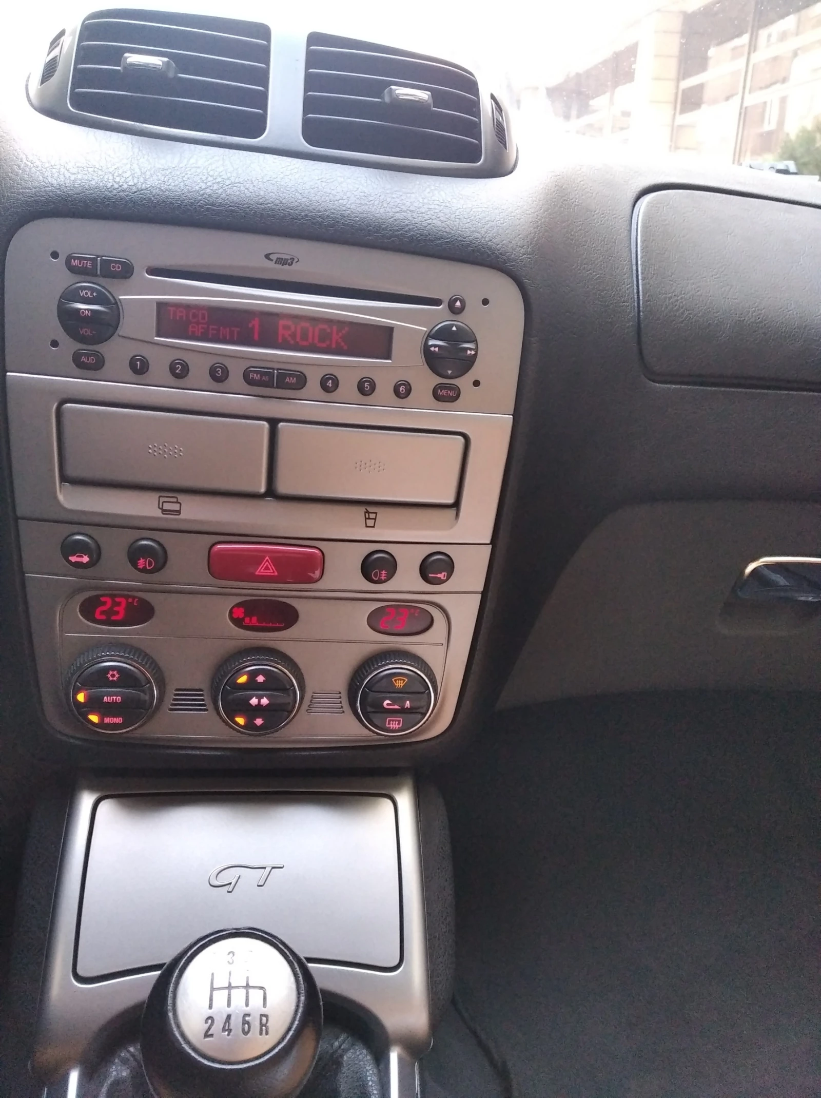 Alfa Romeo Gt  - изображение 9