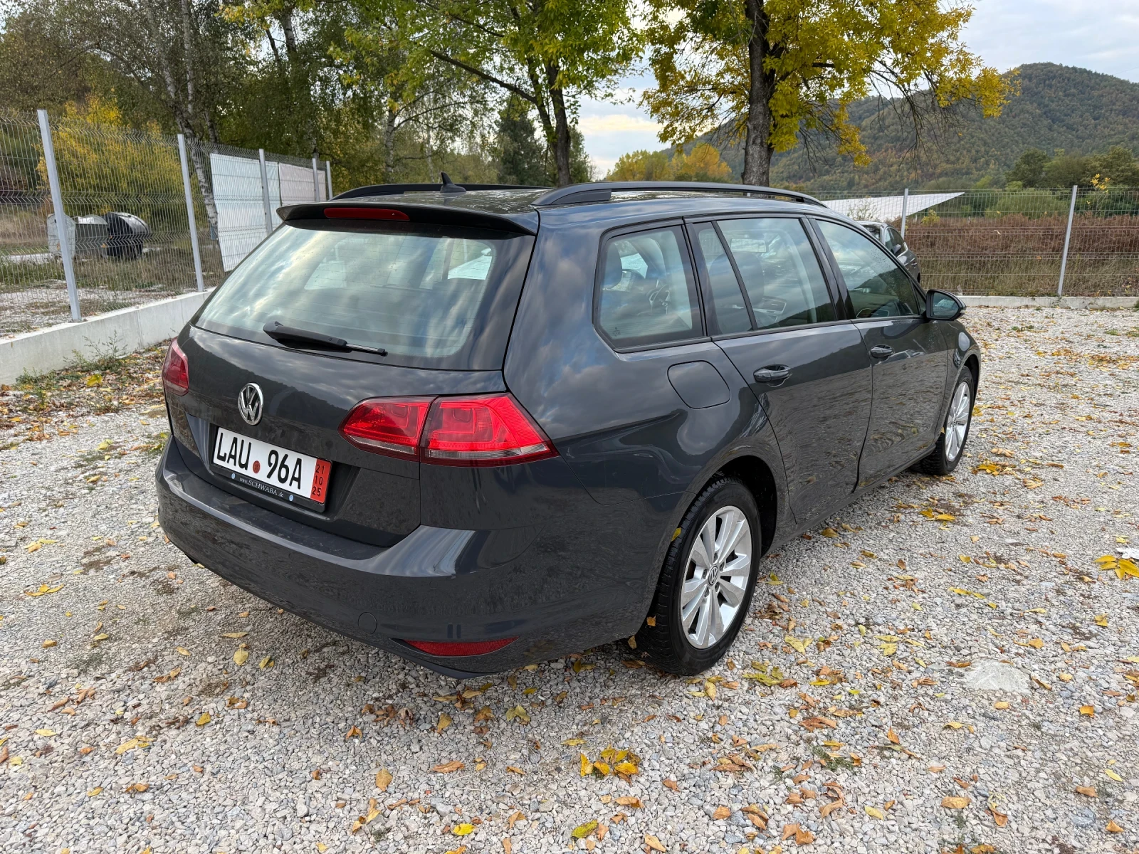 VW Golf Variant 1.6TDI - изображение 5