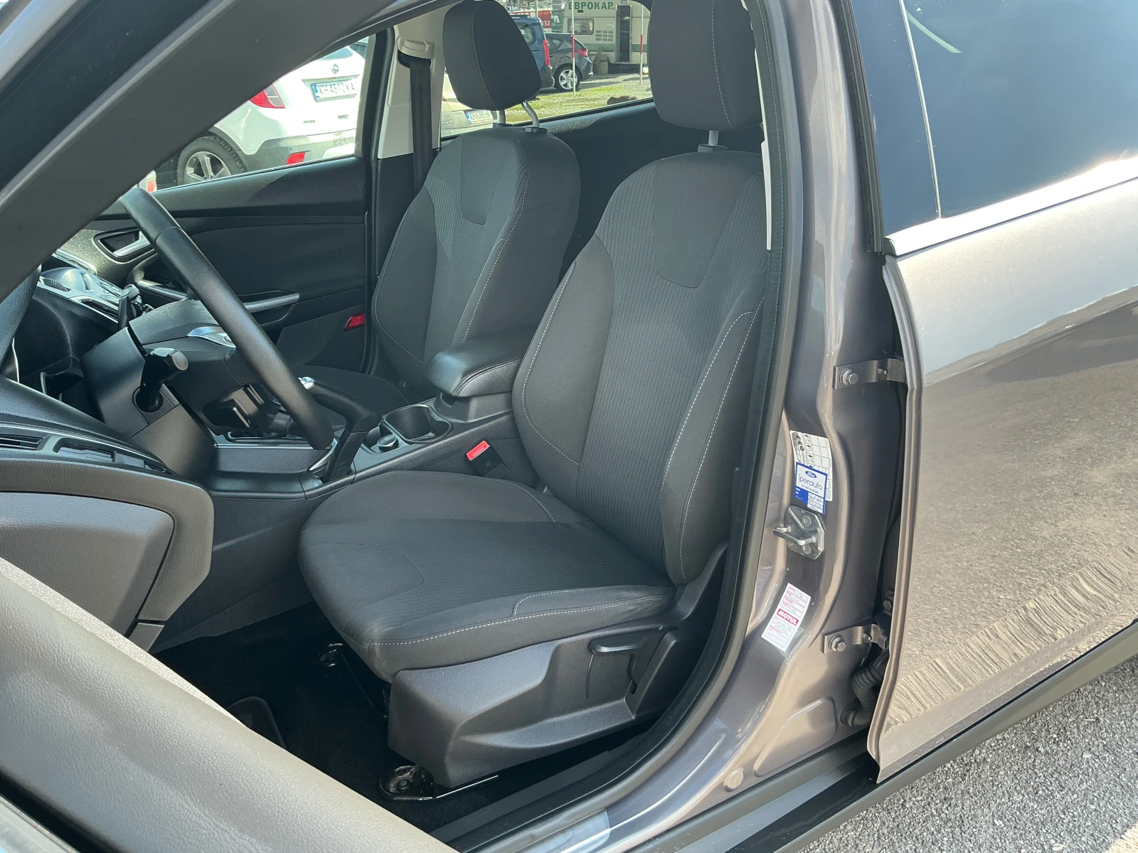 Ford Focus 1.6 TDCI TITANIUM - изображение 8