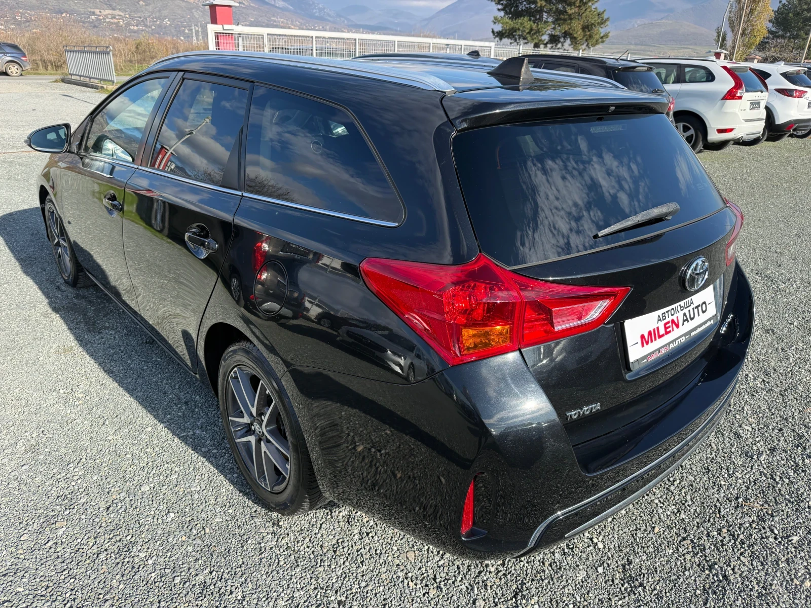 Toyota Auris (KATO НОВА) - изображение 8