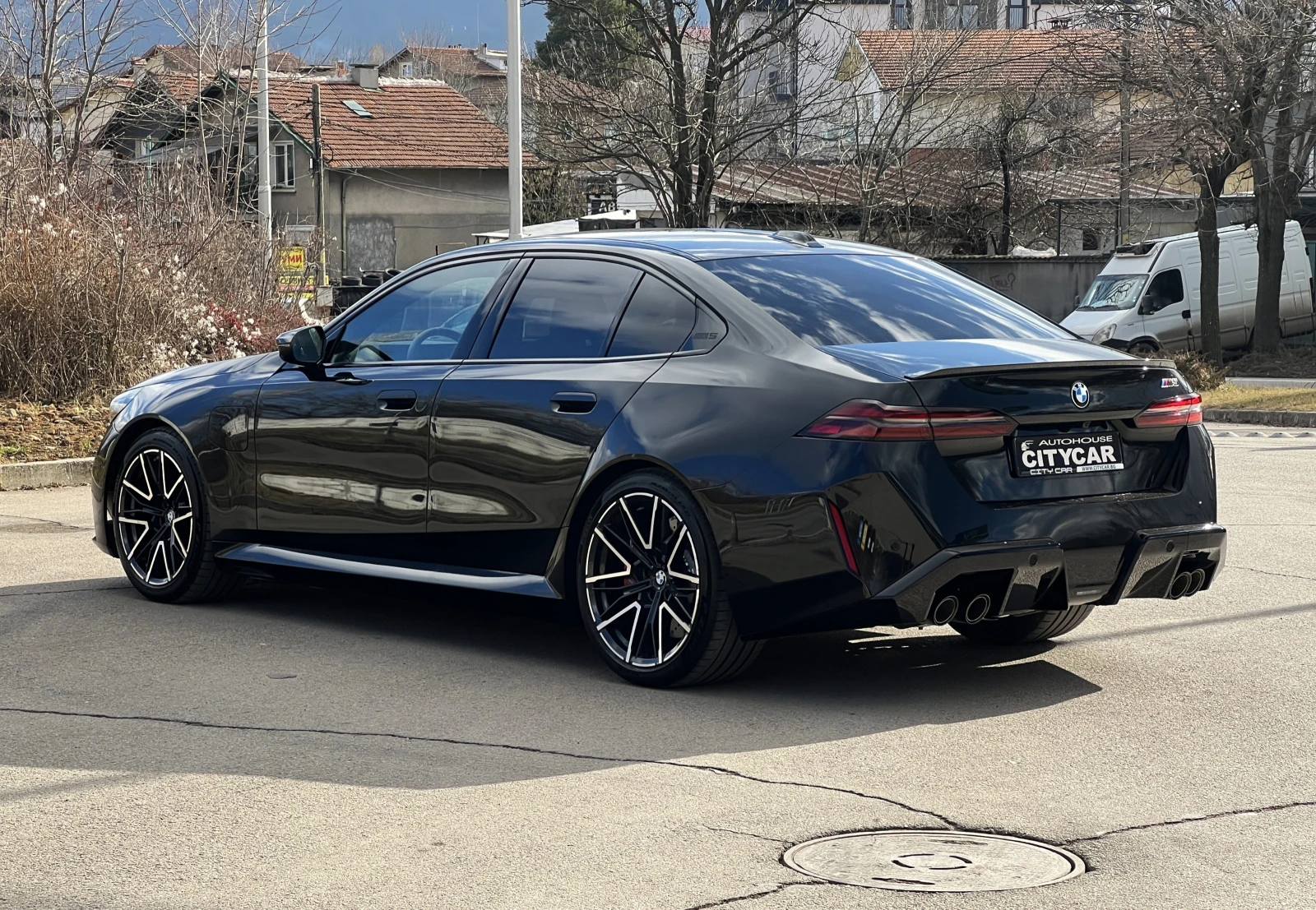 BMW M5 4.4 V8/PLUG-IN/xDrive/CARBON/B&W/HEAD UP/360/ - изображение 4