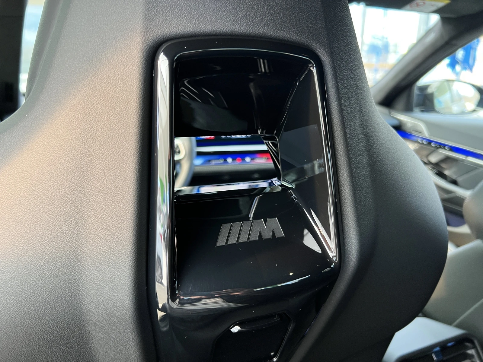 BMW M5 4.4 V8/PLUG-IN/xDrive/CARBON/B&W/HEAD UP/360/ | Mobile.bg � ����������� 15