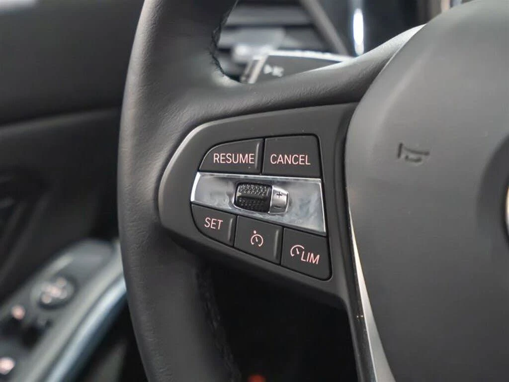 BMW 330 xDrive* АвтоКредит* (ЦЕНА ДО БГ), снимка 15 - Автомобили и джипове - 54042116