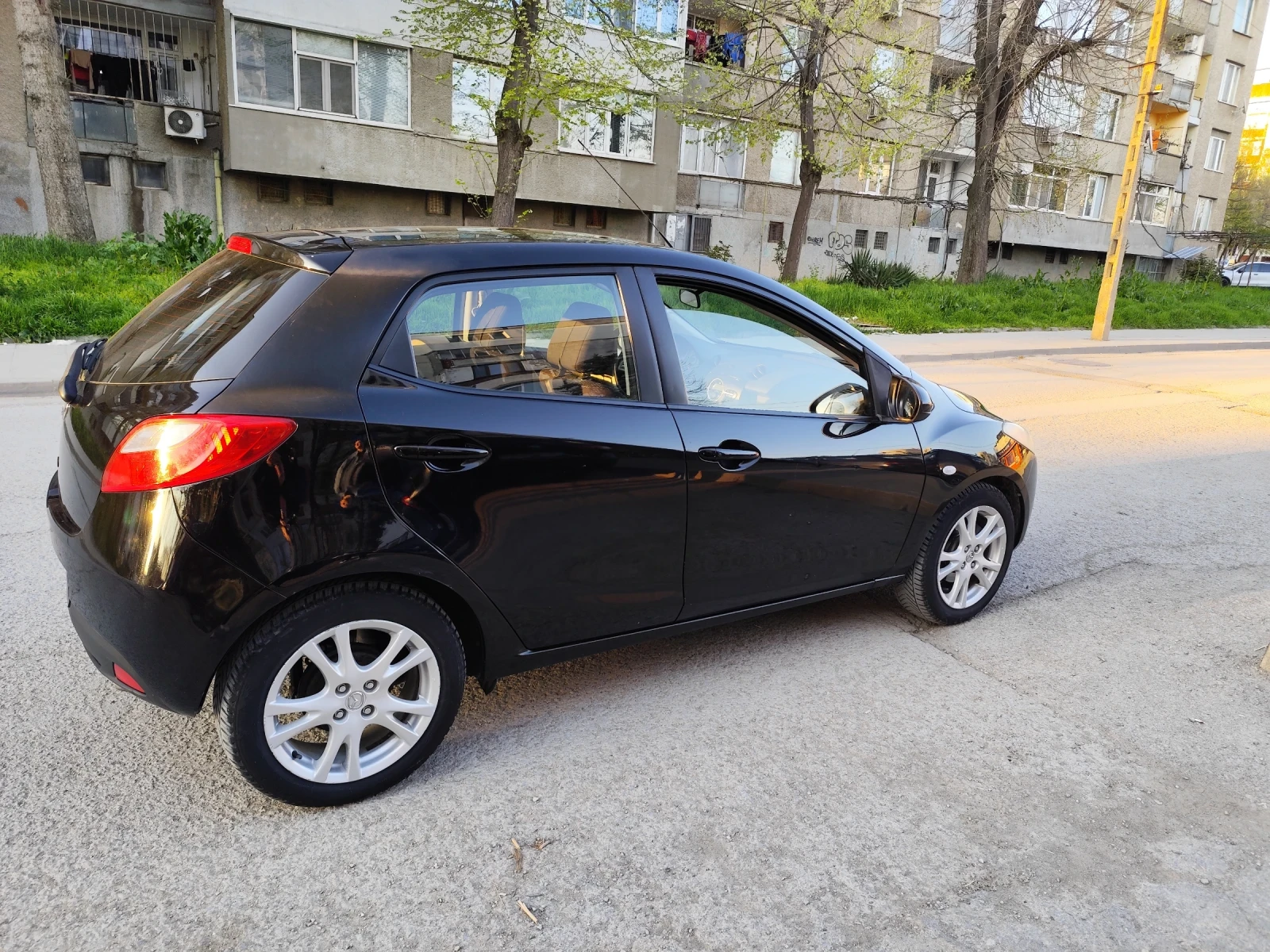 Mazda 2, снимка 5 - Автомобили и джипове - 54239221