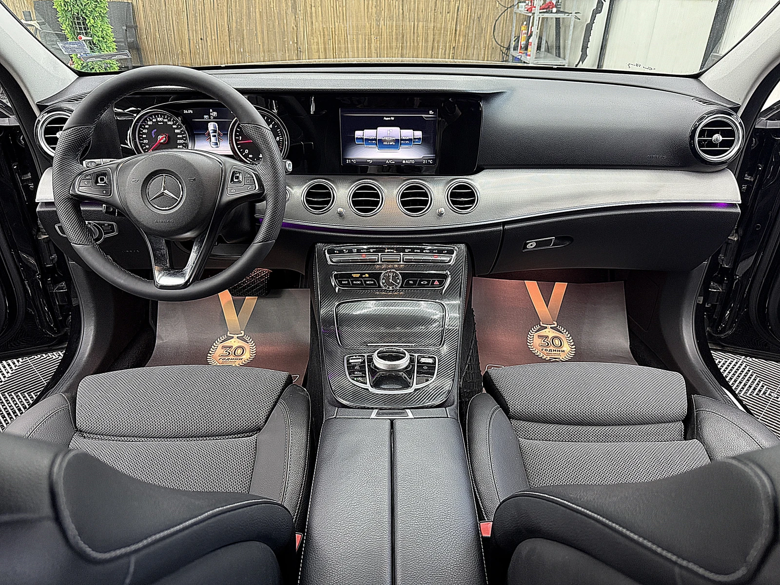 Mercedes-Benz E 220 BRABUS-PAKET/START STOP/AMBIENT/СОБСТВЕН ЛИЗИНГ, снимка 13 - Автомобили и джипове - 54455125