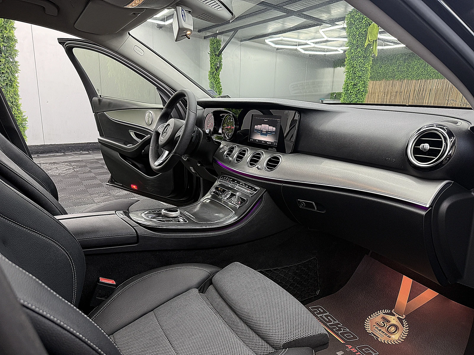 Mercedes-Benz E 220 BRABUS-PAKET/START STOP/AMBIENT/СОБСТВЕН ЛИЗИНГ, снимка 10 - Автомобили и джипове - 54455125