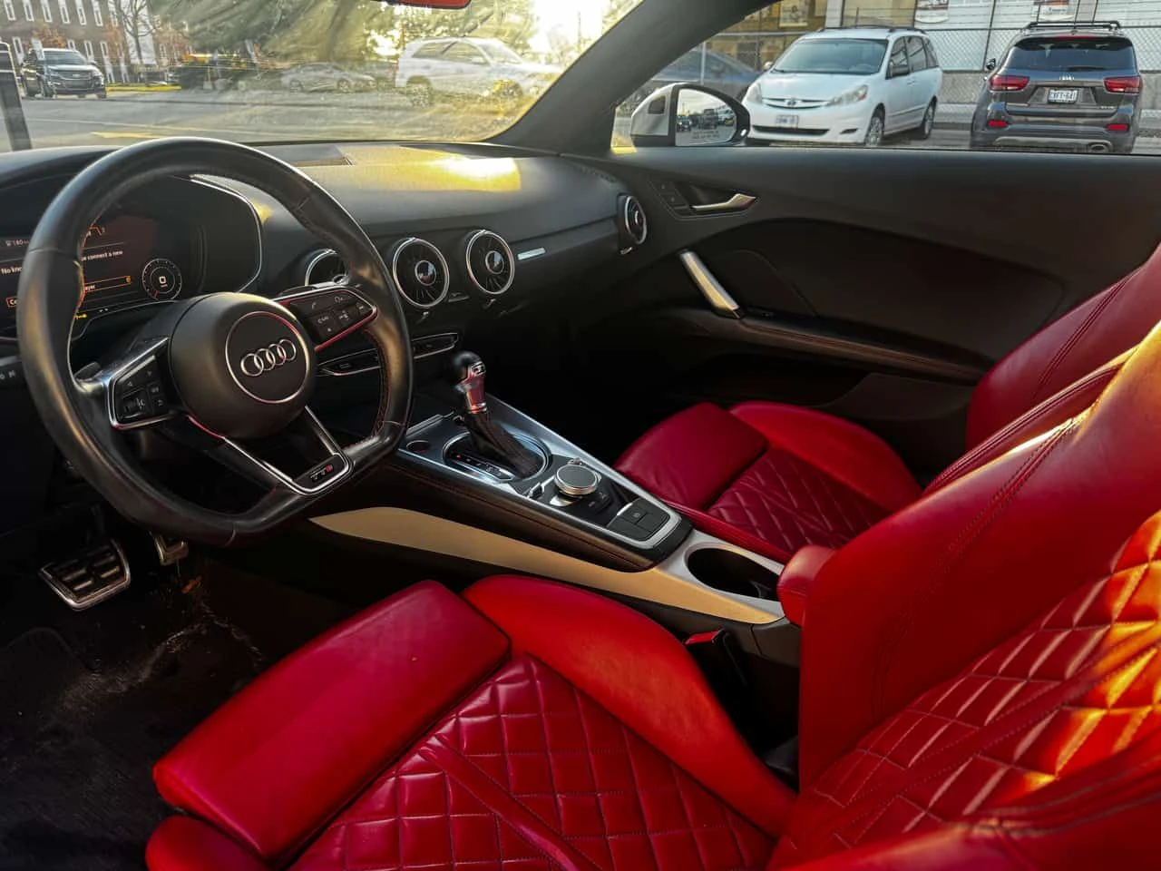 Audi Tt * TTS* 2.0T * ВТОКРЕДИТ БЕЗ ПЪРВОНАЧАЛНА ВНОСКА* , снимка 5 - Автомобили и джипове - 54803802