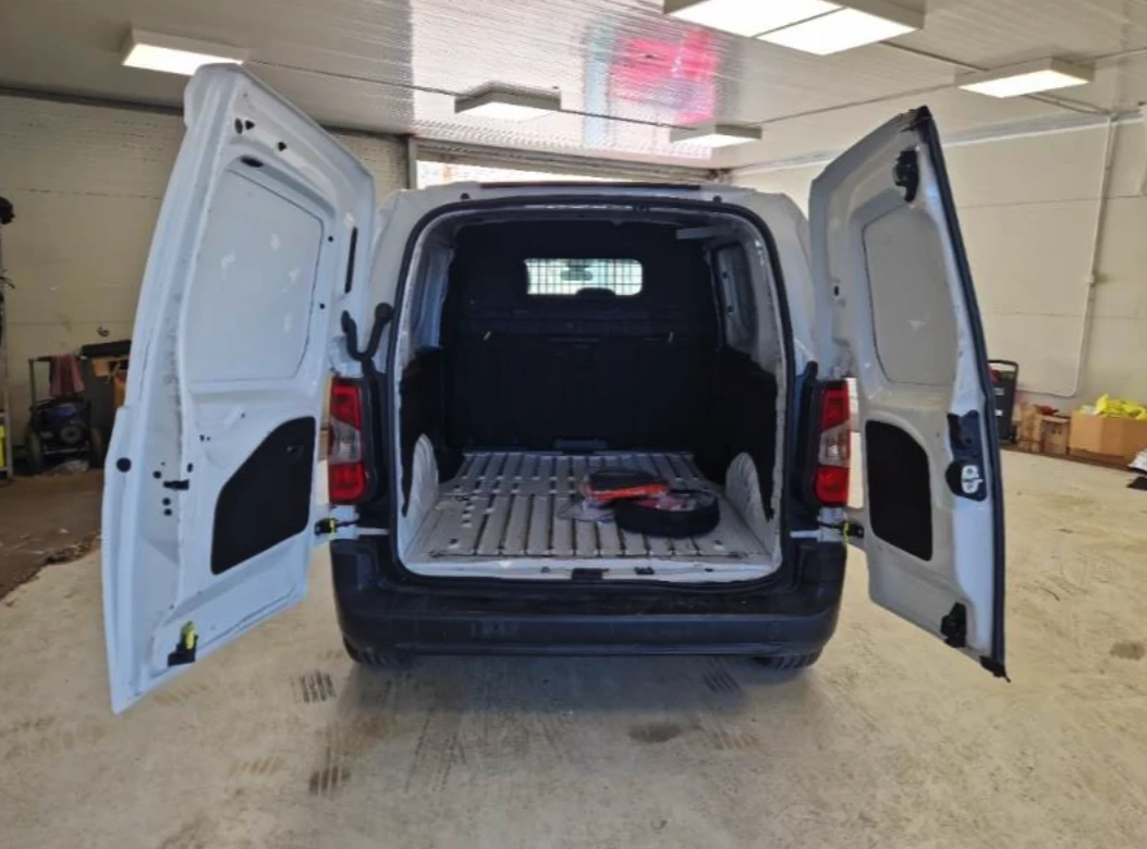 Toyota Proace City Comfort 97% SOH, снимка 9 - Автомобили и джипове - 55459120