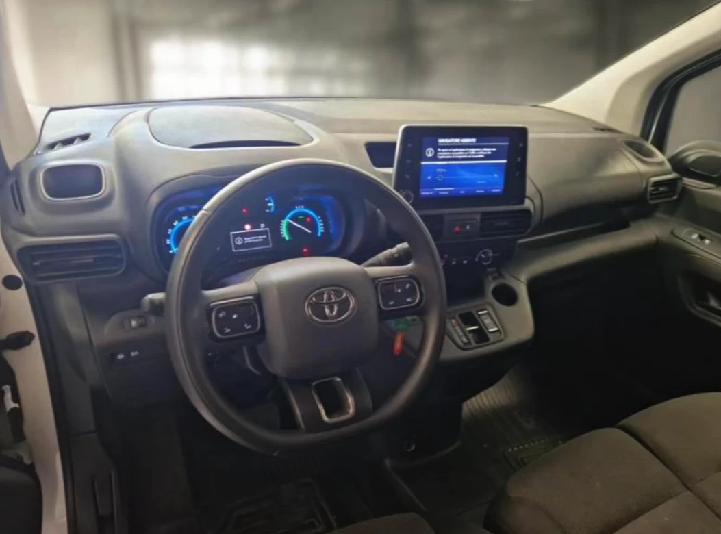 Toyota Proace City Comfort 97% SOH, снимка 8 - Автомобили и джипове - 55459120
