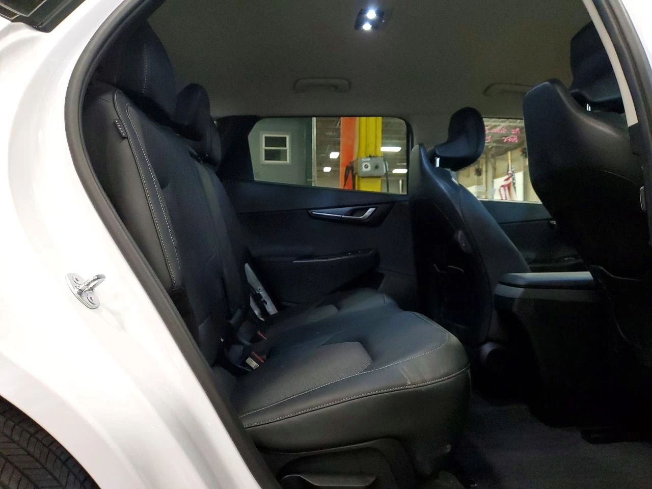 Kia EV6 / light long range / ЦЕНА ДО БЪЛГАРИЯ , снимка 11 - Автомобили и джипове - 55577775