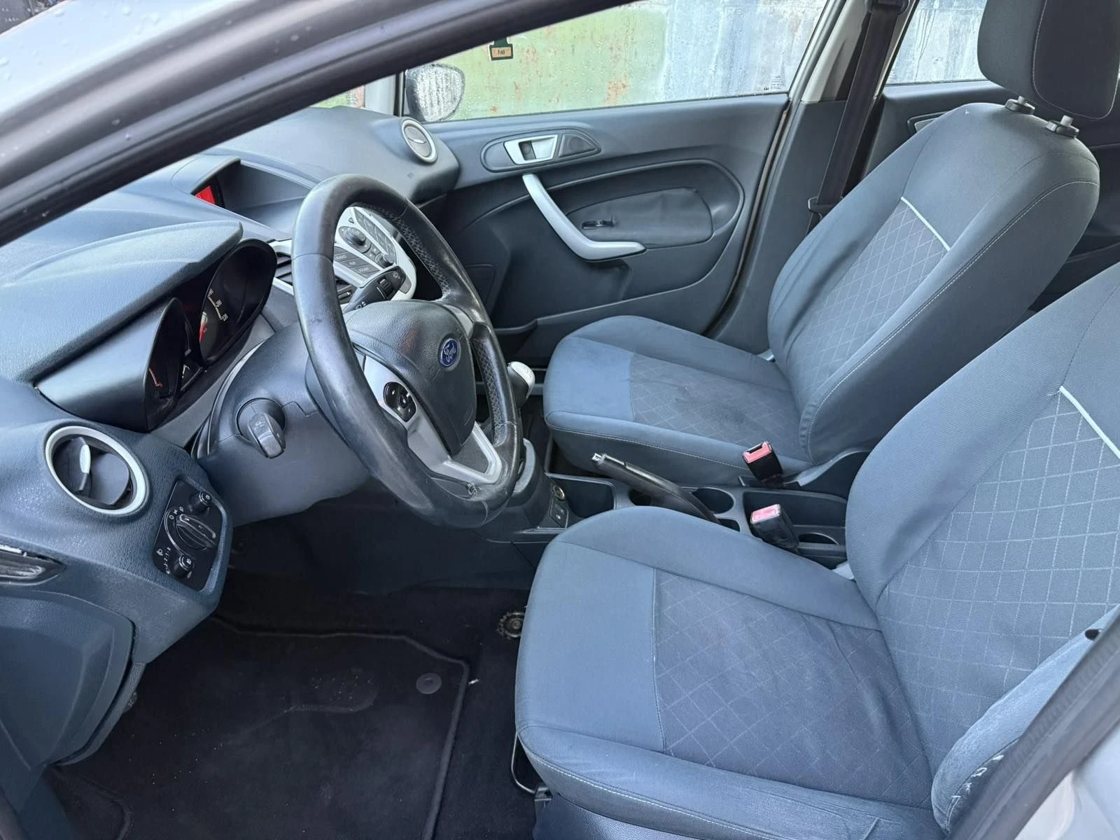 Ford Fiesta 1.4tdi, снимка 7 - Автомобили и джипове - 55732536