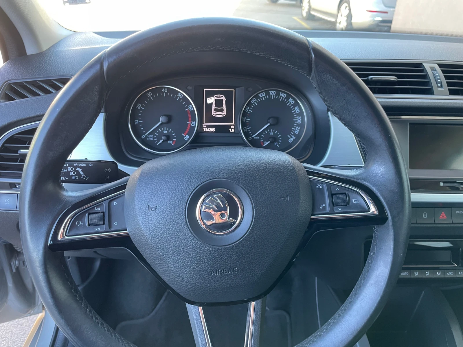 Skoda Fabia 110 к.с. 6 ск. , снимка 10 - Автомобили и джипове - 56346050