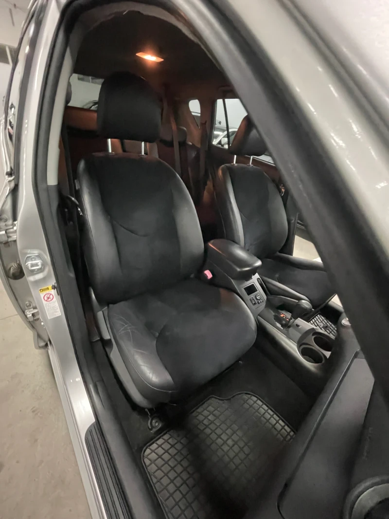 Toyota Rav4 2.2D-4D 4x4, Подгрев/Автоматик/Нави/кожа/темпо/ТОП, снимка 12 - Автомобили и джипове - 52888072