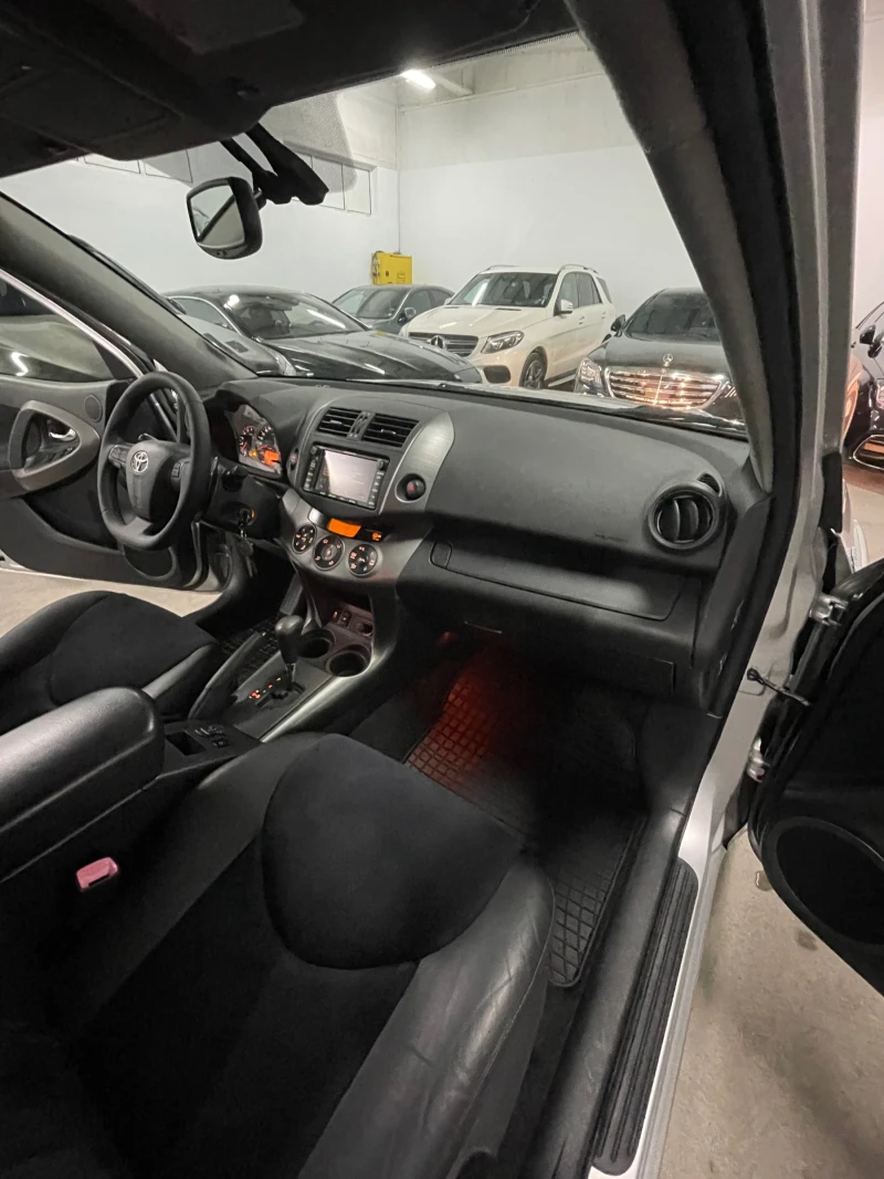 Toyota Rav4 2.2D-4D 4x4, Подгрев/Автоматик/Нави/кожа/темпо/ТОП, снимка 11 - Автомобили и джипове - 52888072