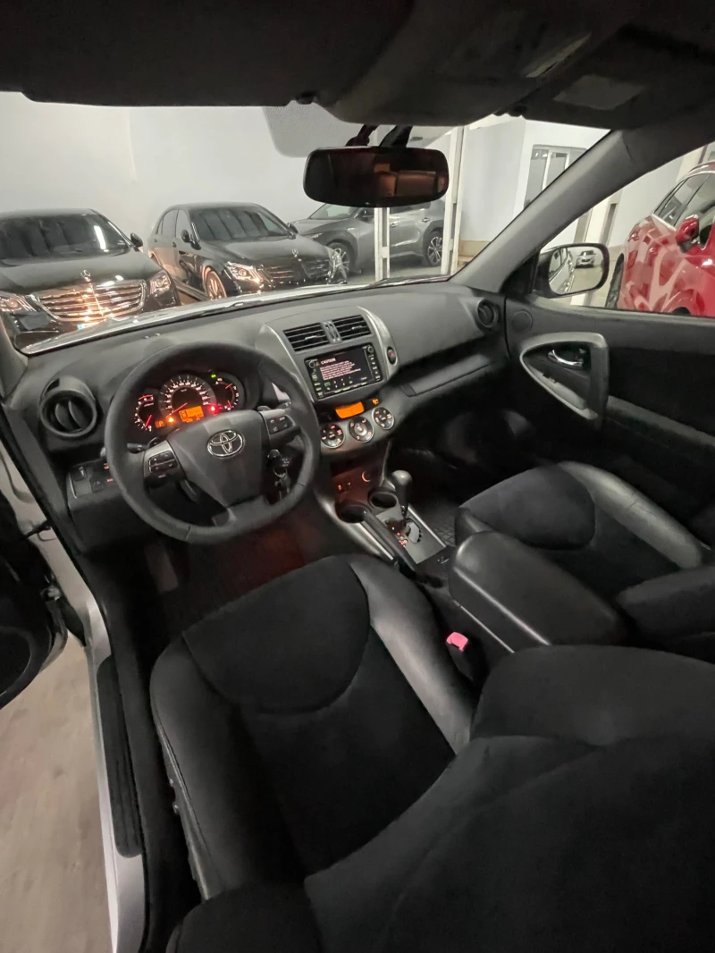 Toyota Rav4 2.2D-4D 4x4, Подгрев/Автоматик/Нави/кожа/темпо/ТОП, снимка 14 - Автомобили и джипове - 52888072