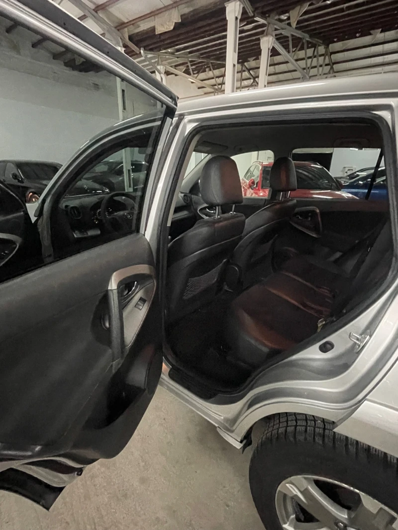 Toyota Rav4 2.2D-4D 4x4, Подгрев/Автоматик/Нави/кожа/темпо/ТОП, снимка 13 - Автомобили и джипове - 52888072