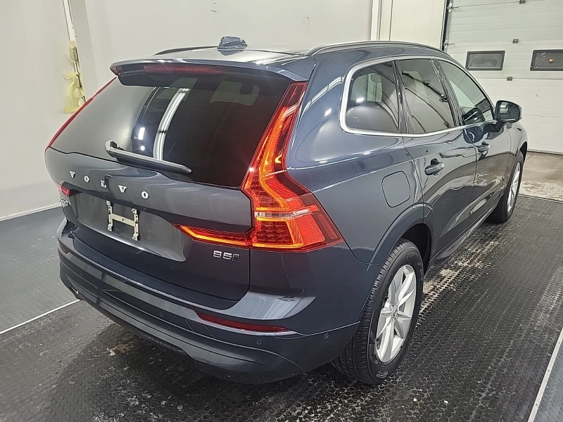 Volvo XC60 MOMENTUM| PANO| 2 KEYS| CARFAX| 4x4, снимка 3 - Автомобили и джипове - 53444211