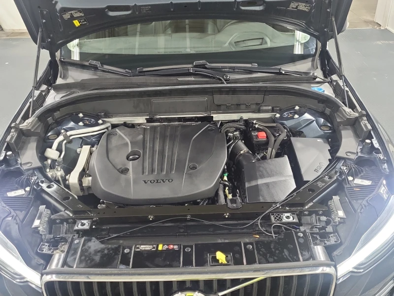 Volvo XC60 MOMENTUM| PANO| 2 KEYS| CARFAX| 4x4, снимка 17 - Автомобили и джипове - 53444211