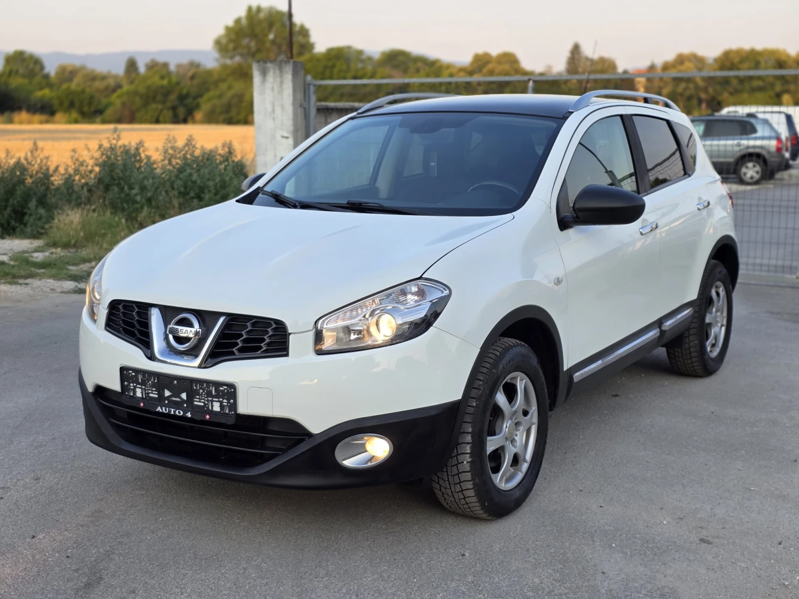 Nissan Qashqai 2.0i * 141к.с.* SWISS* Панорама * NAVI*  - изображение 3