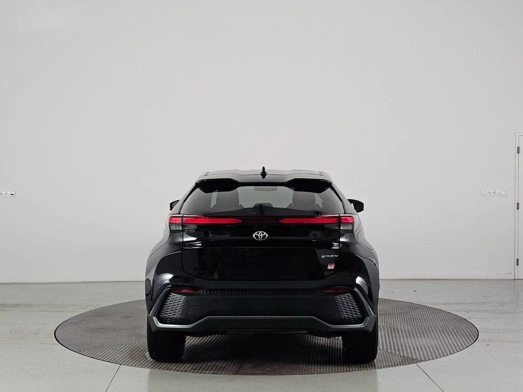 Toyota C-HR 2.0 PHEV GR SPORT PREMIERE EDITION НАЛИЧНА!!! - изображение 5