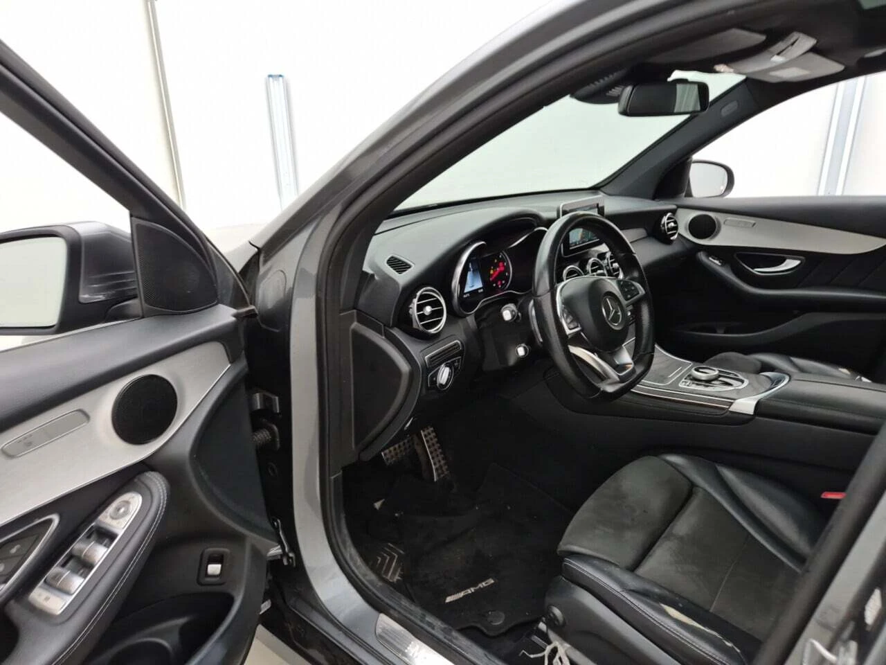 Mercedes-Benz GLC 220 AMG 4Matic Pano, снимка 10 - Автомобили и джипове - 53824260