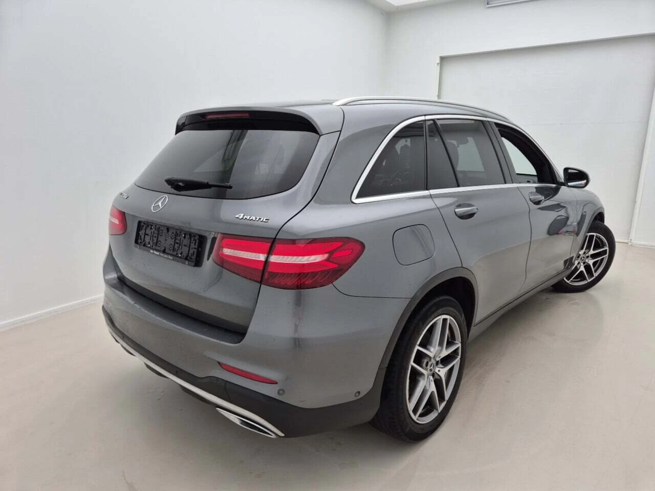 Mercedes-Benz GLC 220 AMG 4Matic Pano, снимка 4 - Автомобили и джипове - 53824260