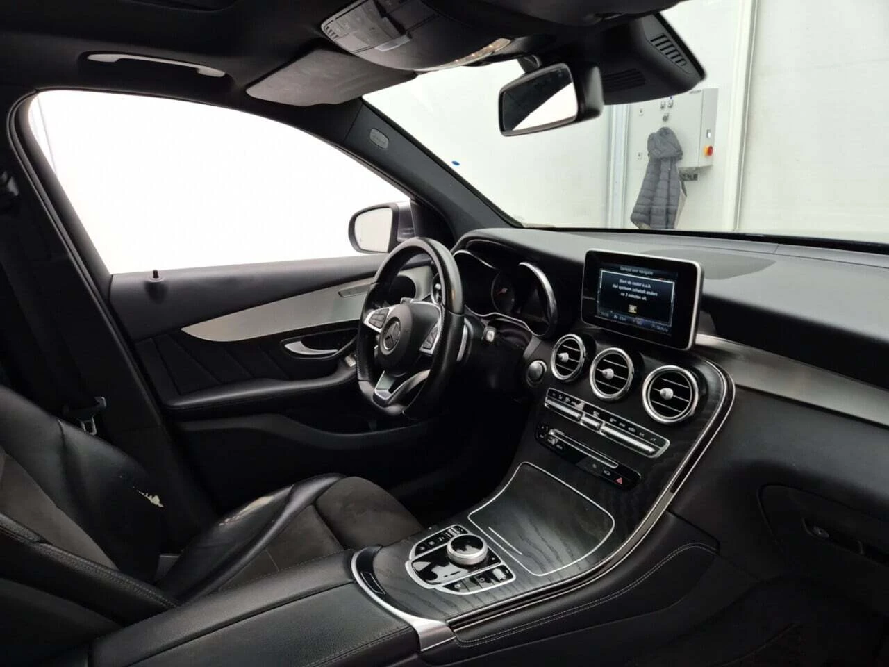 Mercedes-Benz GLC 220 AMG 4Matic Pano, снимка 5 - Автомобили и джипове - 53824260