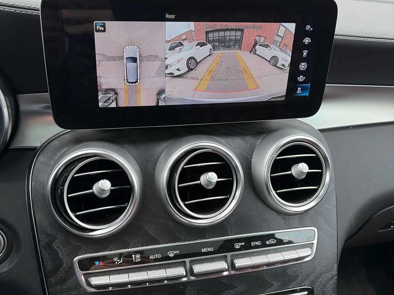 Mercedes-Benz GLC 43 AMG * 360 * BURMESTER * DISTRONIC * ПОДГРЕВИ, снимка 14 - Автомобили и джипове - 54033647