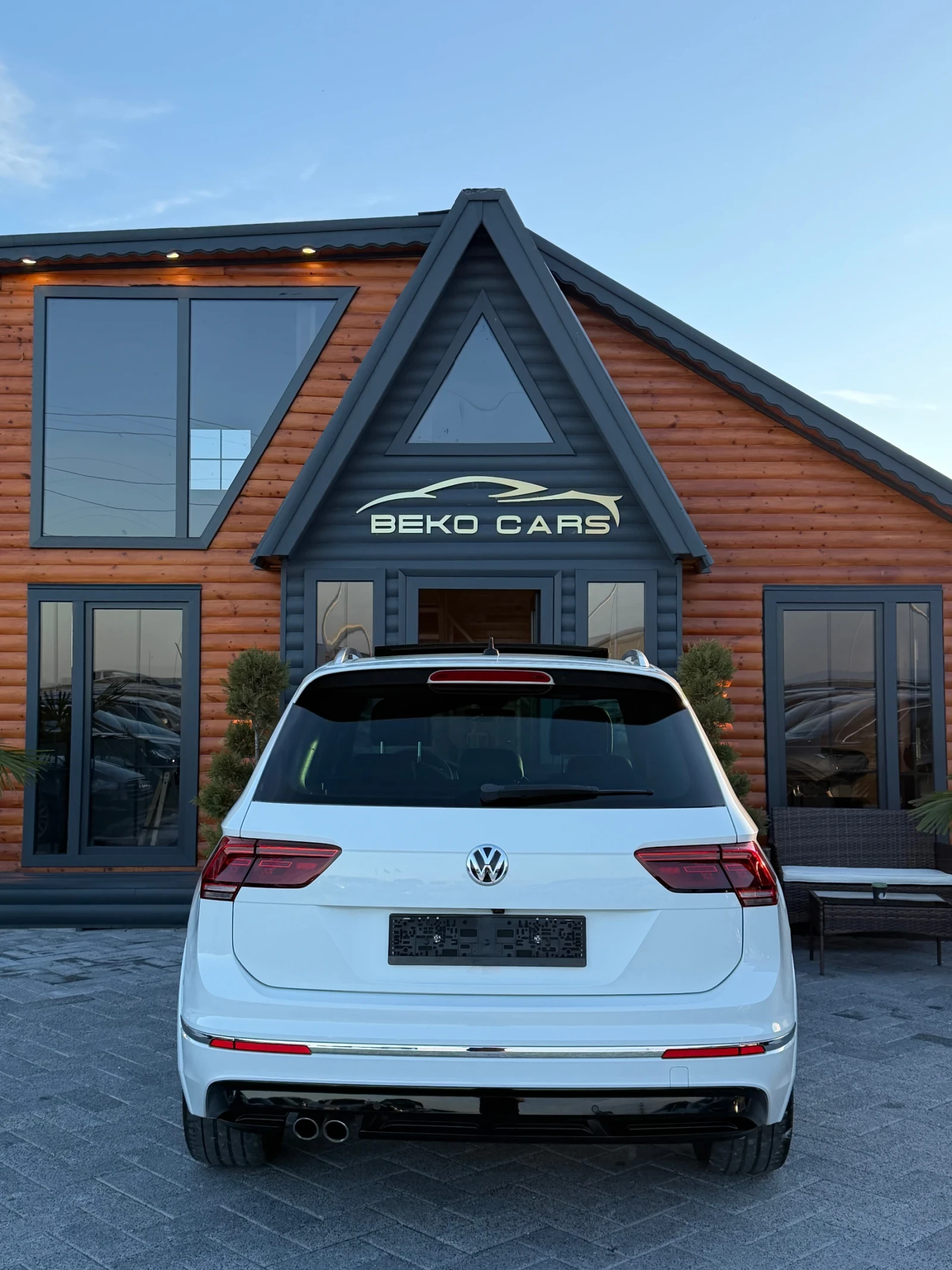 VW Tiguan Безупречна!, снимка 5 - Автомобили и джипове - 54122551