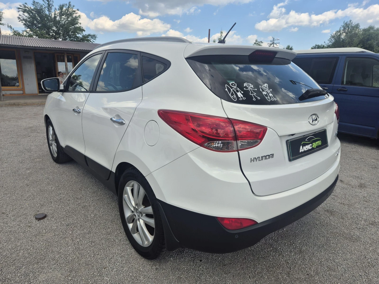 Hyundai IX35 2.0i/4x4/АВТОМАТИК, снимка 4 - Автомобили и джипове - 54770114