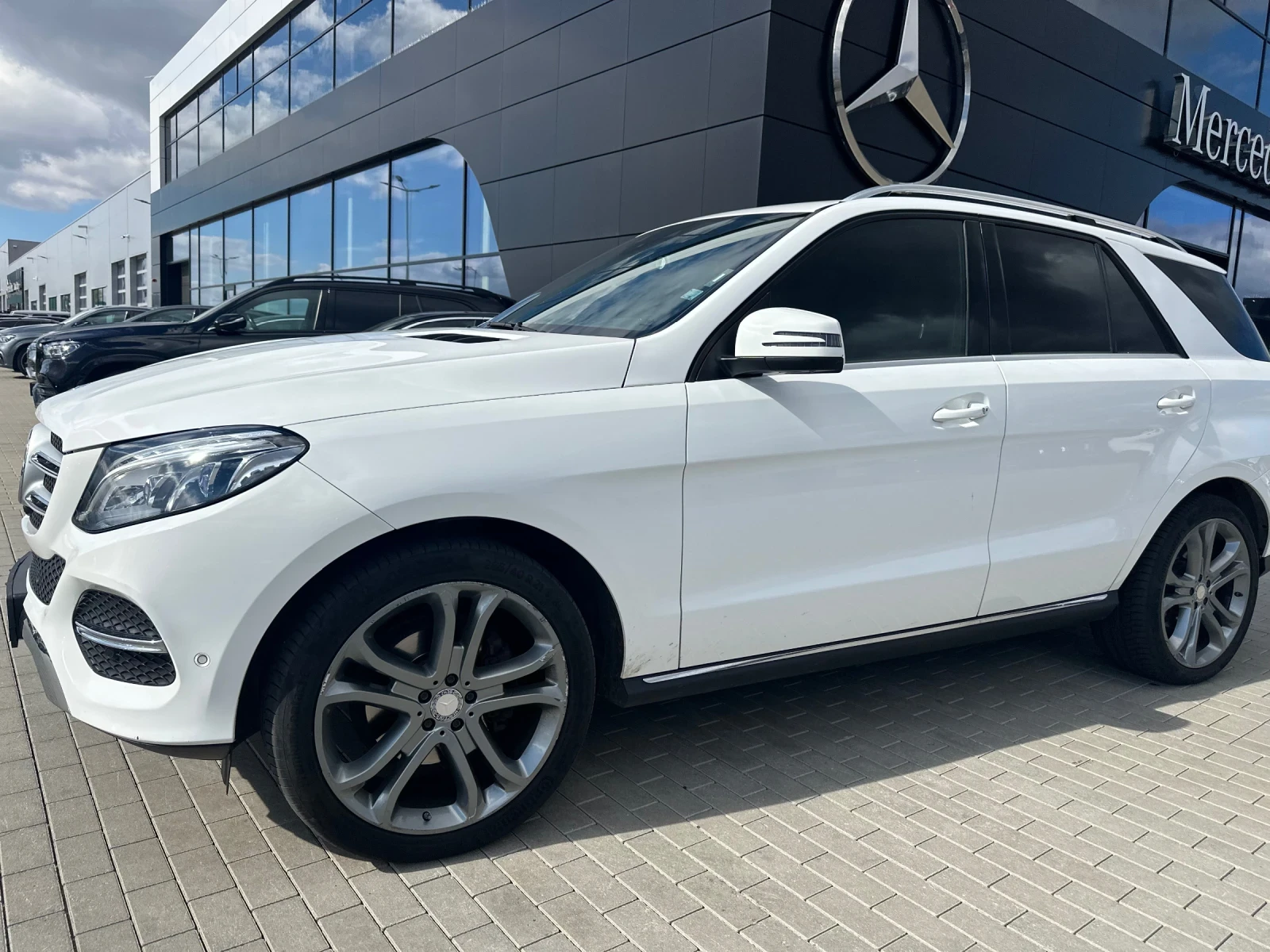 Mercedes-Benz GLE 350, снимка 8 - Автомобили и джипове - 56735303