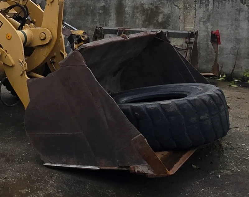 Челен товарач Liebherr 521, снимка 7 - Индустриална техника - 53485552