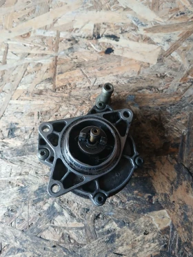 7 22185 01 вакум помпа Audi A6 C5, снимка 2